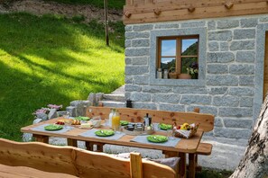 Outdoor dining - Large holiday hut for 6 People near Trento (Stenico)