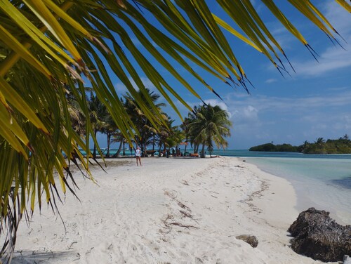 San Blas Kids Friendly Private Catamaran. All inc+WiFi+playground.