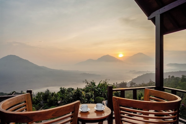 Panoramic Suite, Mountain View | Free WiFi