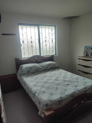 2 多间卧室、熨斗/熨衣板、WiFi、床单