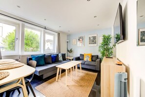 Smart TV - Stylish Flat for 6 | Near Angel & King’s Cross (Greater London)