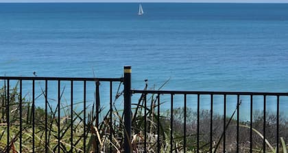 BEACHFRONT BEACHFRONT BEACHFRONT!