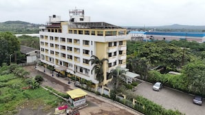 Vista frontal de la propiedad