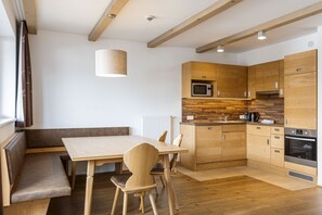 Apartment | Private kitchen - Chalet Near ski Area (Hermagor-Pressegger See)