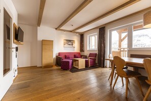 Apartment | Living area