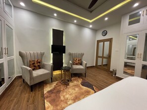 Lounge - Loft BnB F10 Guest House (Islamabad)