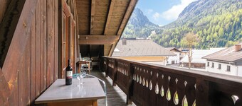 Stylish apartment near the ski bus to Sölden