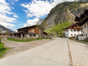 Property grounds - Nice apartment near the ski bus to Sölden (Huben)