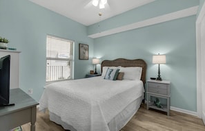 2 bedrooms, iron/ironing board, travel cot, free WiFi - * Majestic Sun A204 | Gulf Views | Heated Pools * (Miramar Beach)