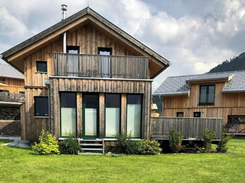 Chalet with sauna and direct access to the piste