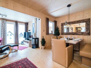 TV, DVD player - Chalet with sauna and direct access to the piste (Hohentauern)