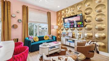 Fernseher, Stereoanlage, Arbeitsbereiche