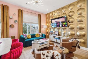 TV, stereo, offices - New Year's Eve rooftop, karaoke, fire pit near Ryman and Broadway (Nashville)