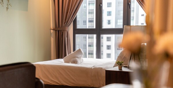 Iron/ironing board, bed sheets - Maya Bay Residences (Banting)