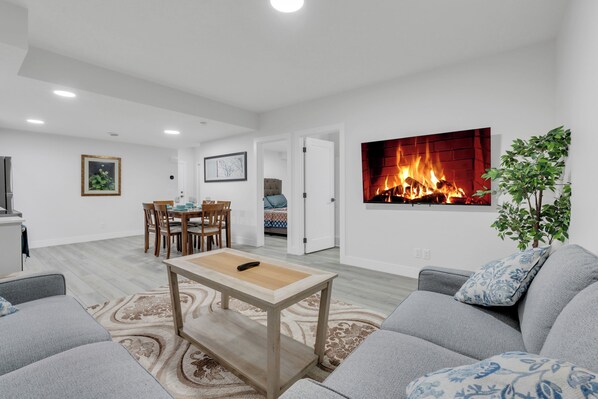 Smart TV - Spacious 2-Bedroom Legal Basement Suite | Private Entrance | 15 Mins to Airport (Calgary)