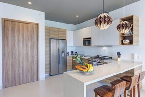 Fridge, microwave, oven, stovetop