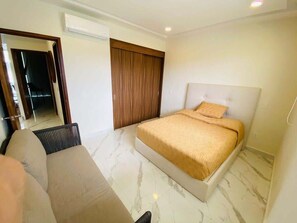 2 bedrooms, iron/ironing board, WiFi, bed sheets