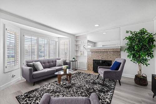 Charming 3-bedroom house in lovely South San Francisco with WiFi, AC