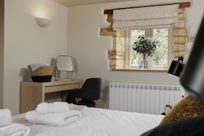 5 habitaciones, internet y ropa de cama