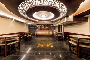 Bar (on property) - Grand Palace Hotel & Resorts Dhaka (Dhaka)