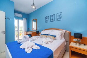 2 bedrooms, travel crib, free WiFi
