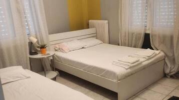 3 bedrooms, iron/ironing board, WiFi, bed sheets