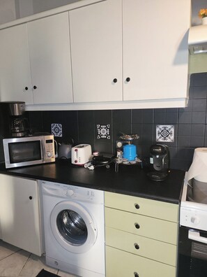 Luokittelematon kuva, 3 kautta 14, painike