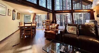 Walk to Golf & Lake!