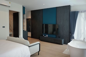 Habitación Premier | Ropa de cama de alta calidad, caja fuerte, escritorio