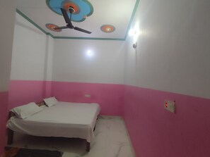 Classic Room | Free WiFi - Rudrakasha Guest House By GRB (Faizabad)