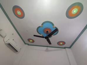 Classic Room | Free WiFi - Rudrakasha Guest House By GRB (Faizabad)