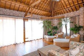In-room safe, individually decorated, individually furnished, desk - Luxurious Arakana Villa with Pool (Jimbaran)