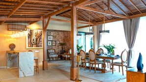 Dining room - Luxurious Arakana Villa with Pool (Jimbaran)