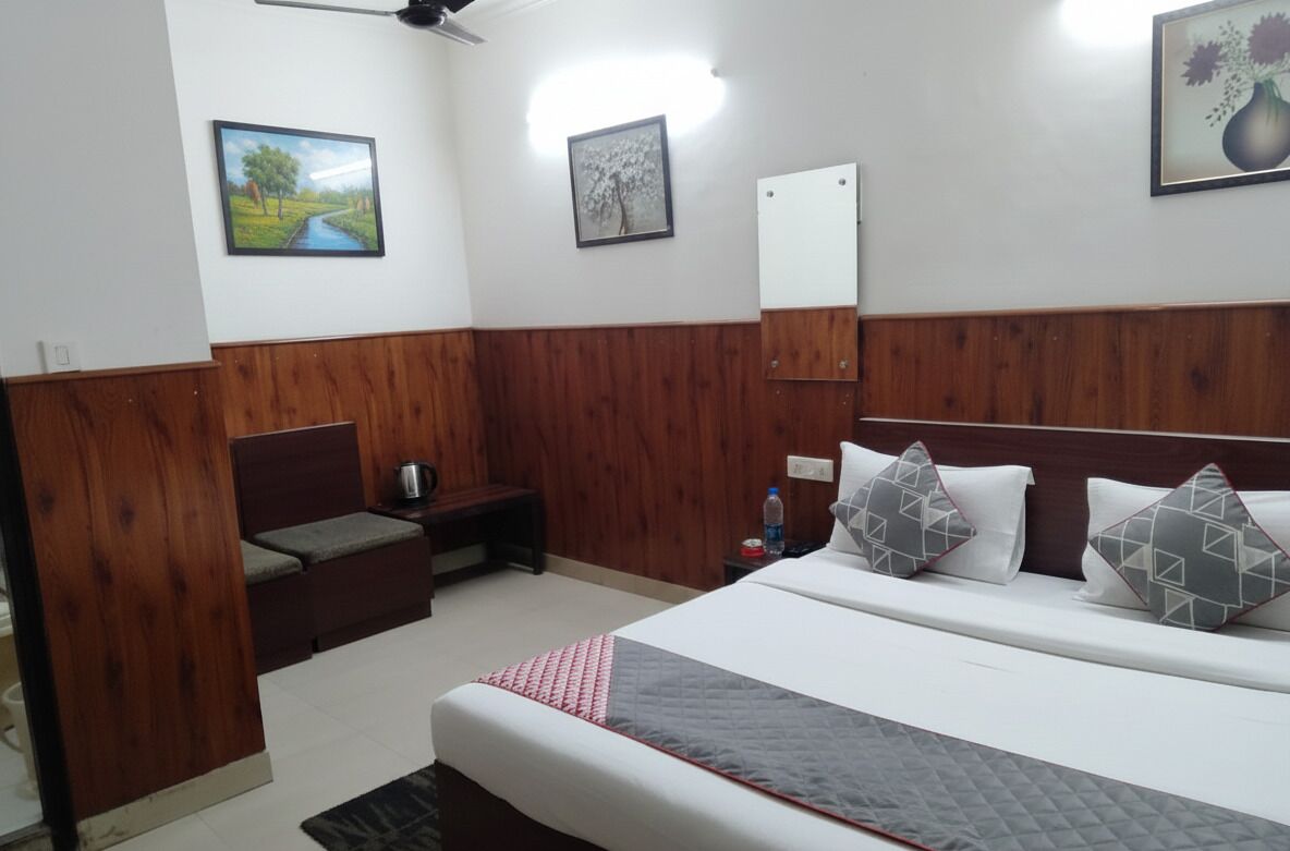 Foto - Shri Sai Guest House - Opp Azadpur Main Mandi I Couple Friendly I Metro Access