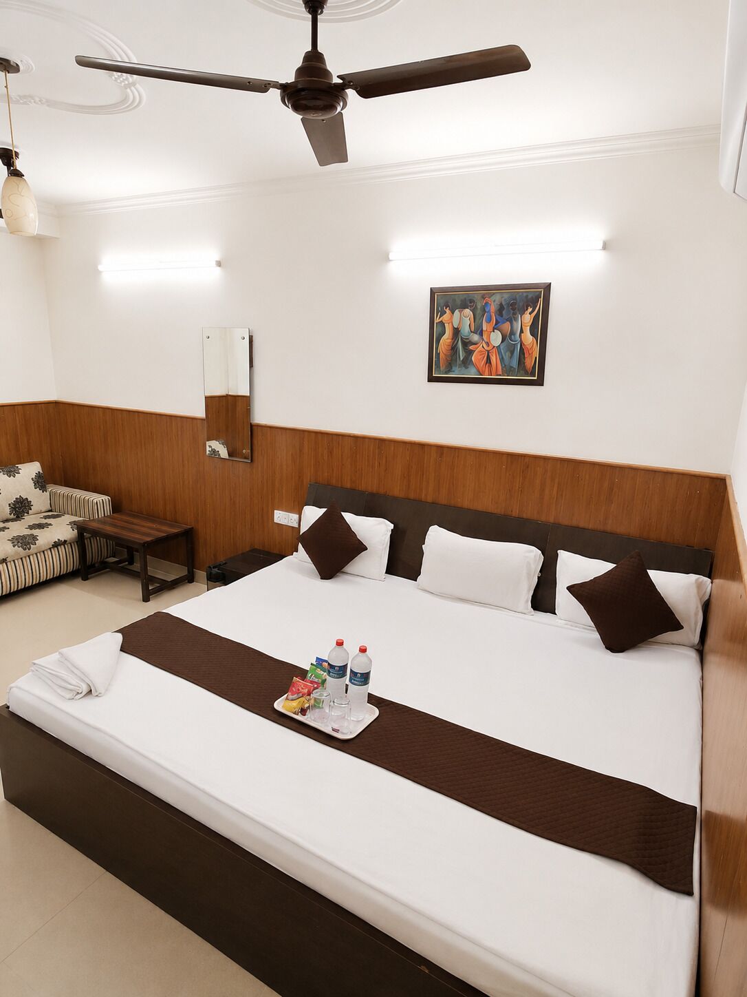 Photo - Shri Sai Guest House - Opp Azadpur Main Mandi