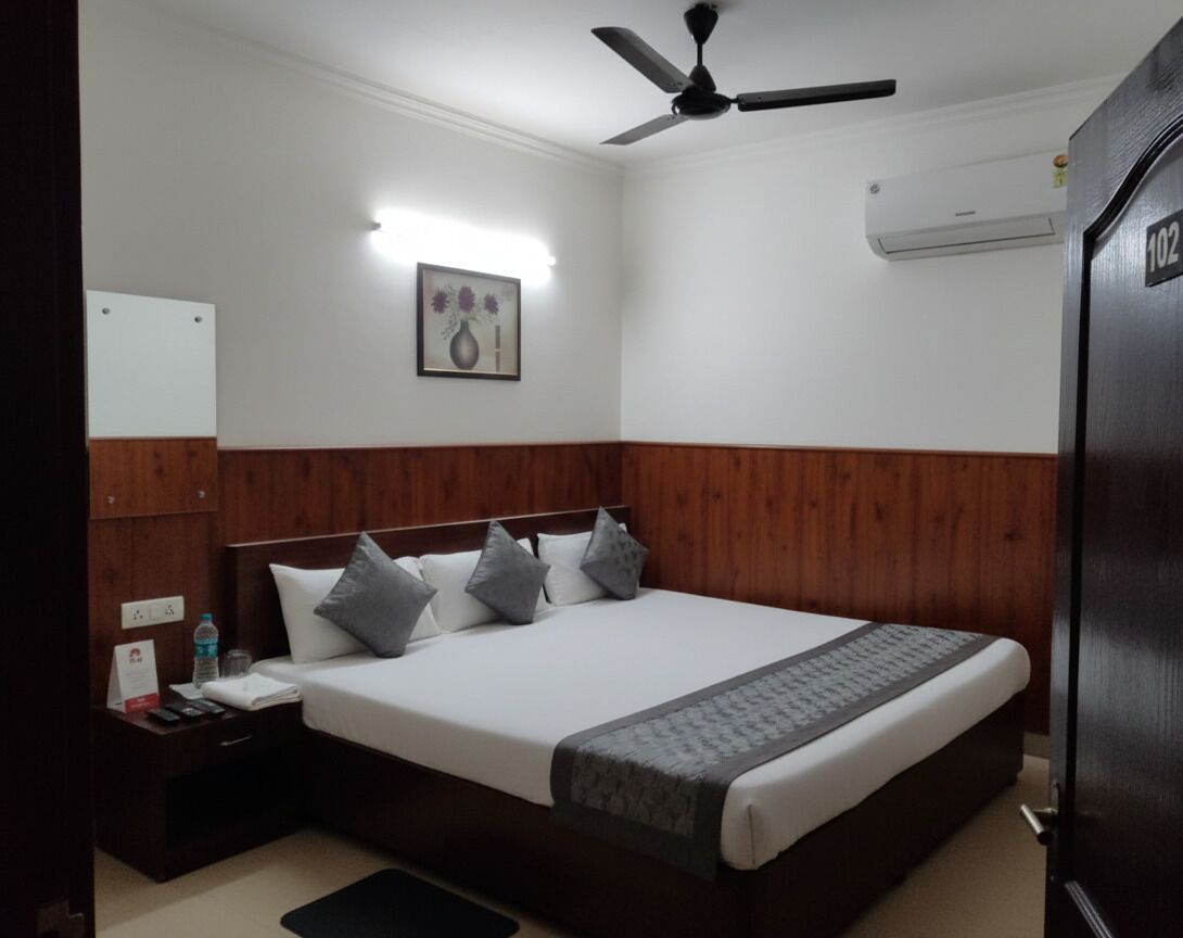 Foto - Shri Sai Guest House - Opp Azadpur Main Mandi I Couple Friendly I Metro Access