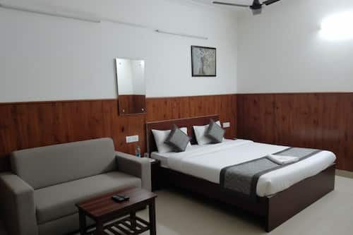 Habitación Deluxe, vistas a la ciudad | Escritorio, espacio para trabajar con un portátil, cortinas opacas