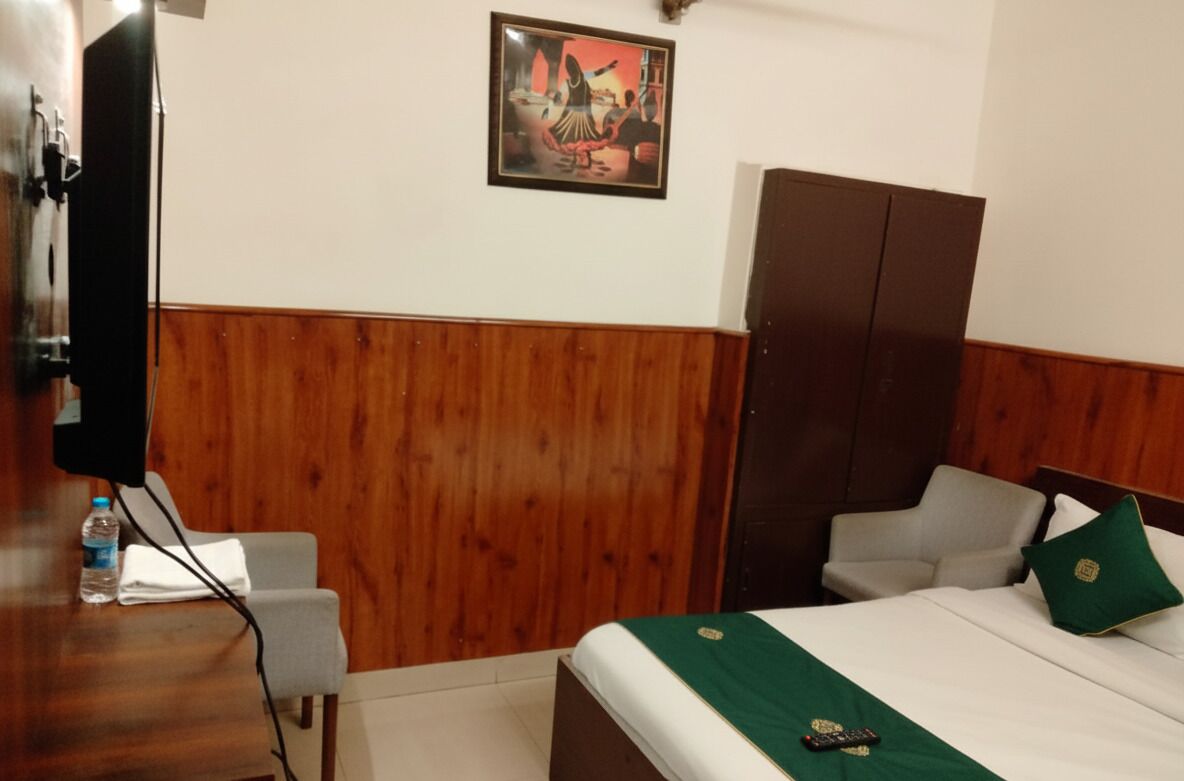 Foto - Shri Sai Guest House - Opp Azadpur Main Mandi I Couple Friendly I Metro Access