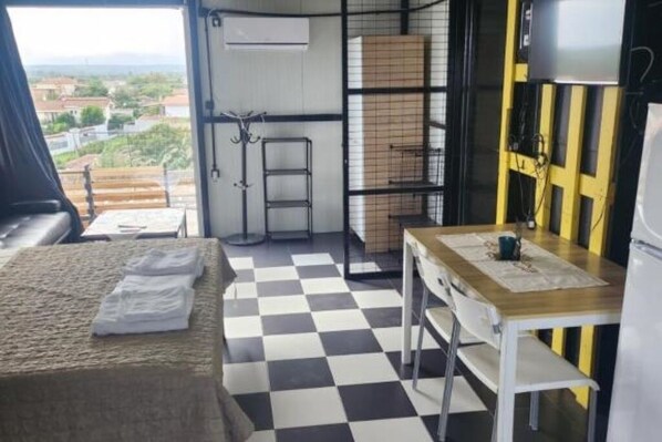 1 habitación, tabla de planchar con plancha, wifi y ropa de cama 