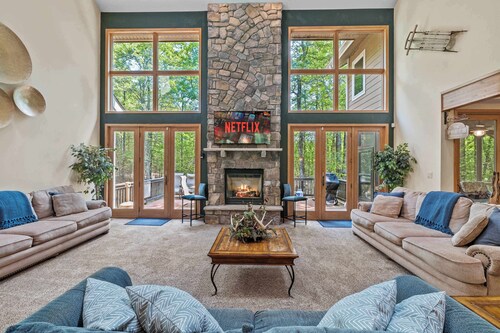 Hot Tub Cabin · Game Room · Dogs OK · Sleeps 14