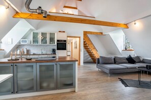 Televisión, chimenea