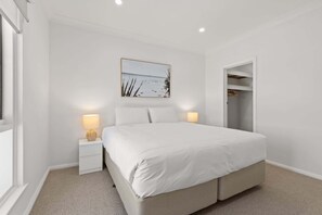 3 sovrum, strykjärn/strykbräda, wi-fi och sängkl äder