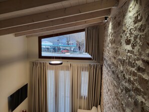 Loft | Soundproofing, iron/ironing board, free WiFi
