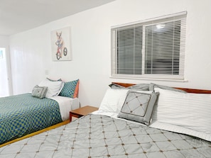 3 dormitoris, planxa i posts de planxar, wifi i roba de llit 