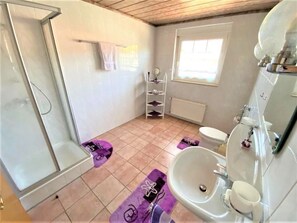 Shower, towels