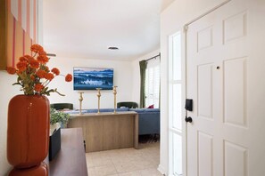 Interior - Starcrest 4 Br Haven~Pool~Hot Tub~Putt Putt~Arcade (San Antonio)