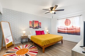 6 camere, una scrivania, ferro/asse da stiro, culla da viaggio