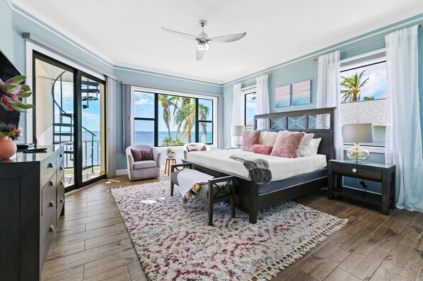 5 bedrooms, desk, iron/ironing board, travel cot