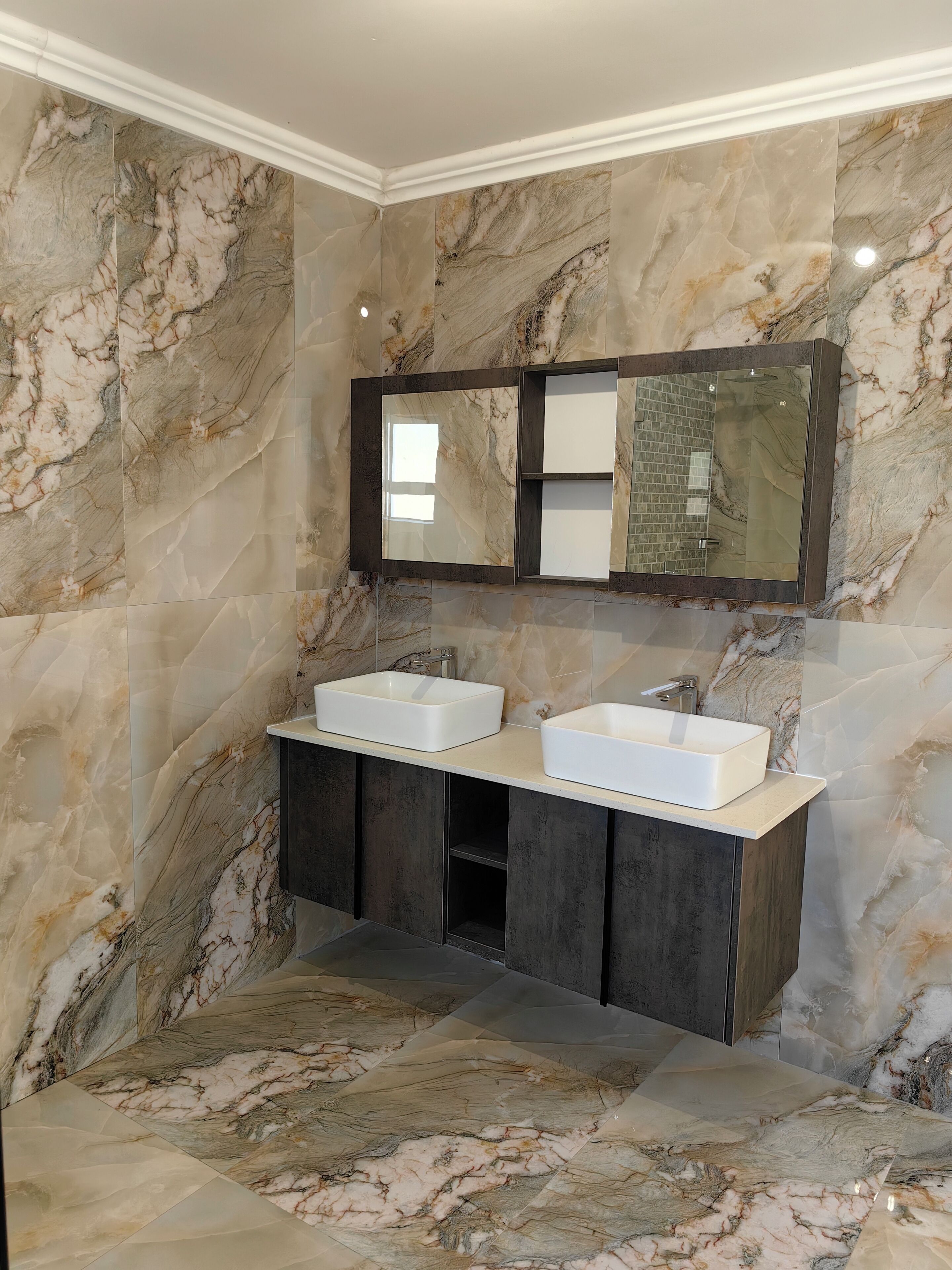 Dusche, Handtücher, Seife, Toilettenpapier