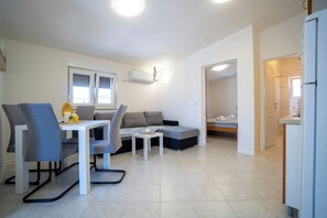 Dining - Villa Skundric (Vir)